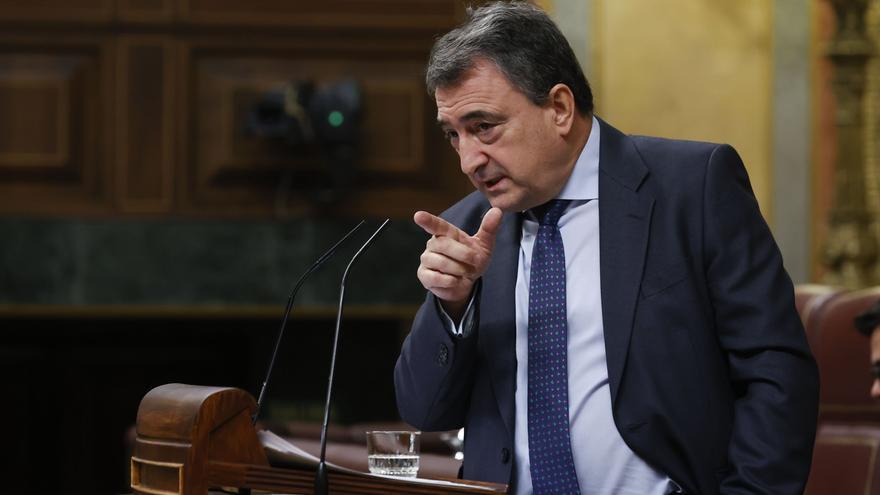 Esteban cree que Sánchez puede aguantar tres años si no hay bloqueo en Catalunya