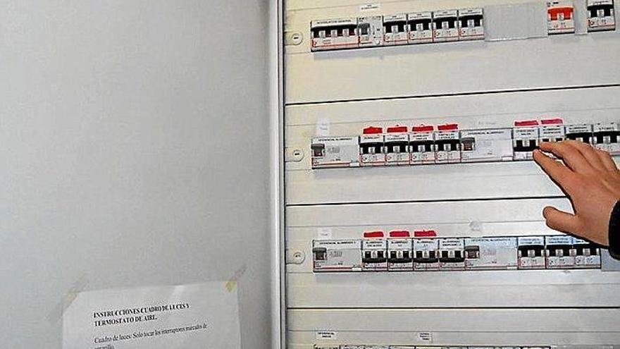 Cuatro de cada diez hogares no saben qué tarifa eléctrica tienen contratada