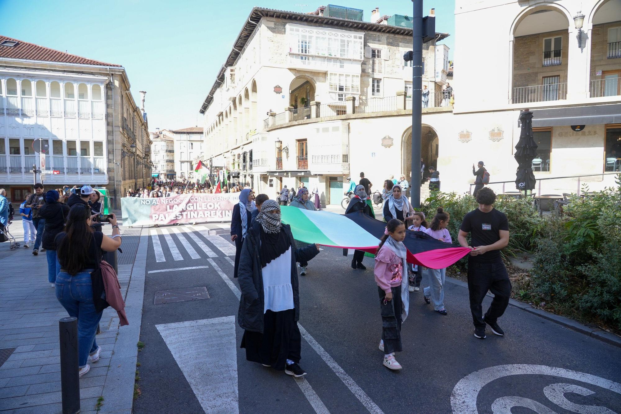 Manifestación en favor del pueblo de Gaza en Vitoria