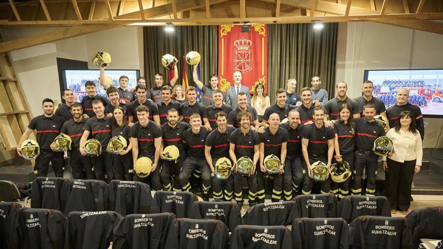 28 nuevos bomberos y dos nuevas bomberas de Navarra reciben sus diplomas y ya tienen destino
