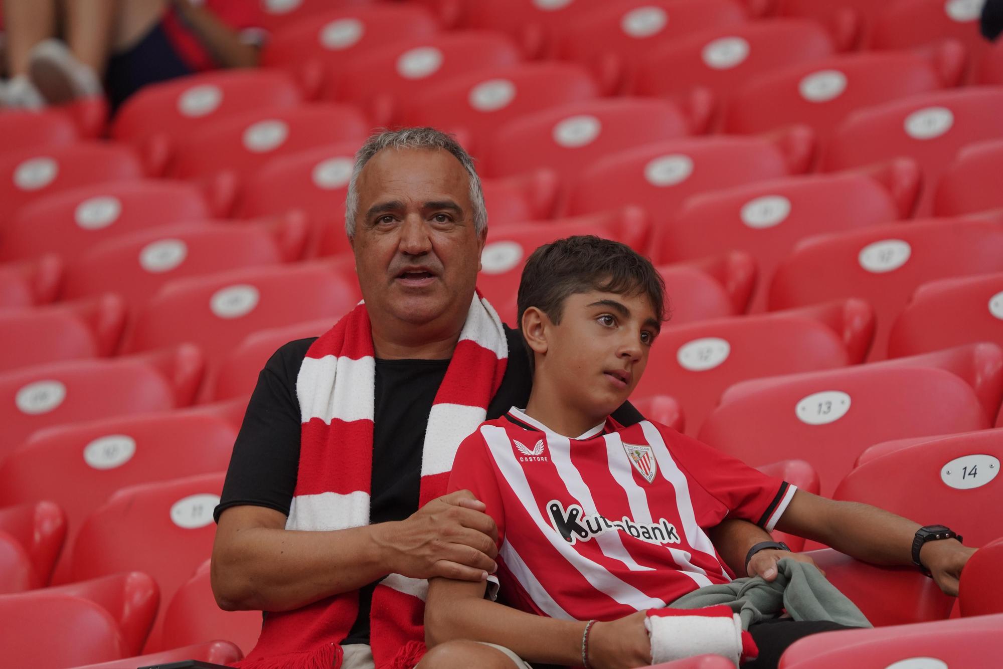 En imágenes: ¿Estás en San Mamés viendo el Athletic - Rayo? Búscate en nuestra galería