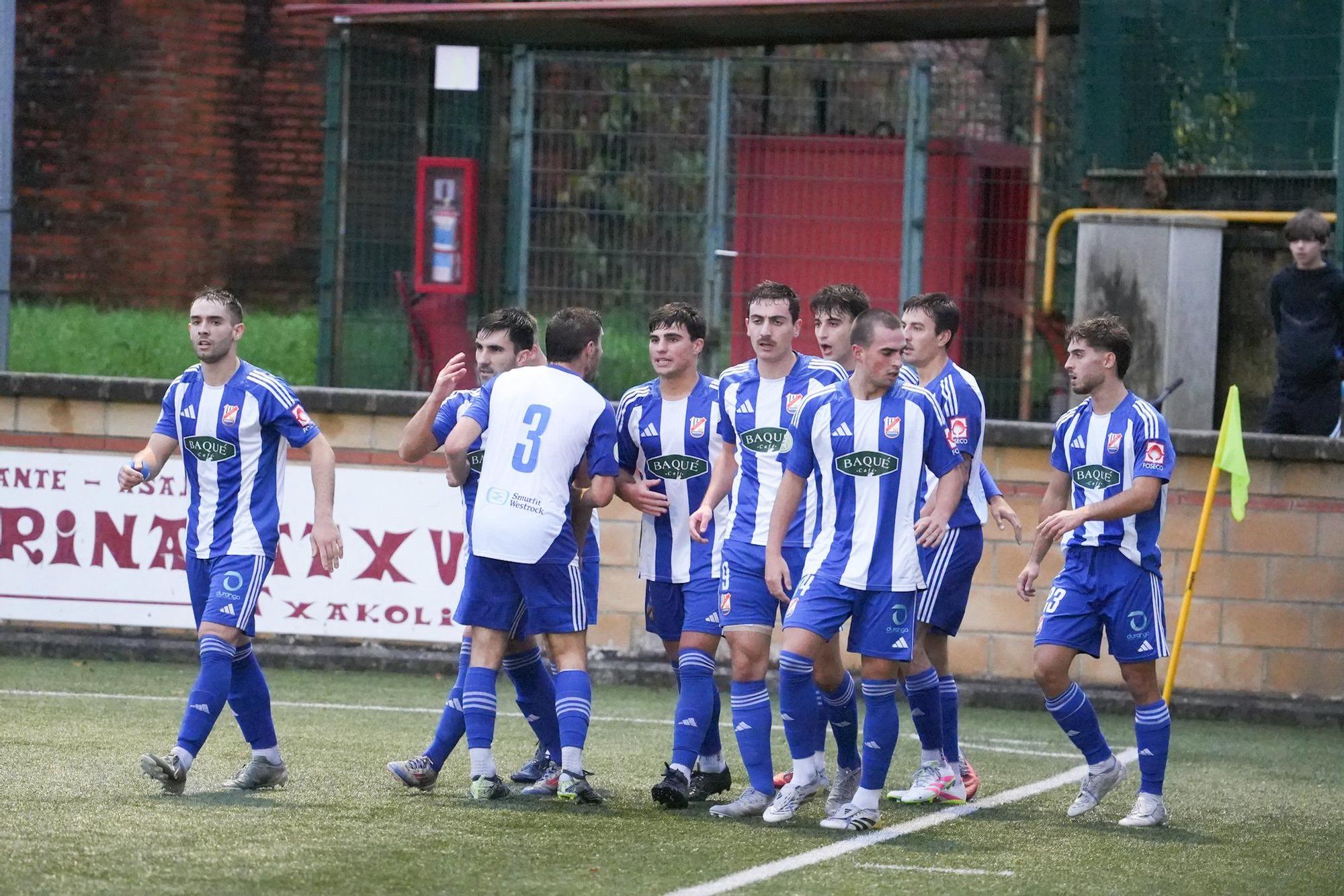 En imágenes: arieta corta la racha del Derio