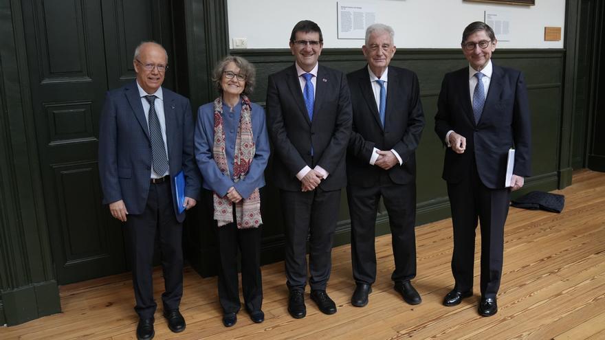 Hombres y mujeres que abrieron camino