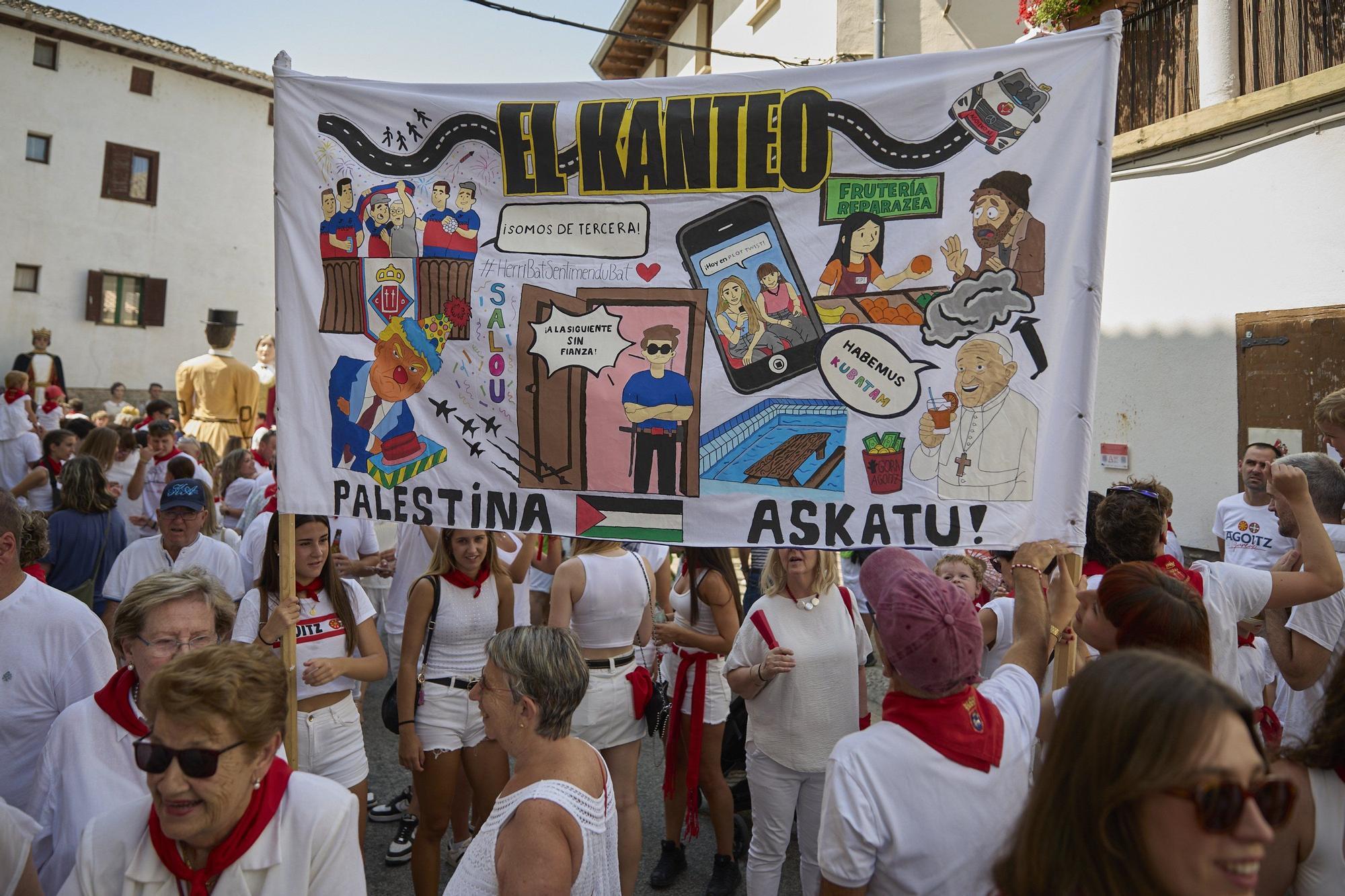 Fotos del chupinazo de fiestas de Aoiz 2025