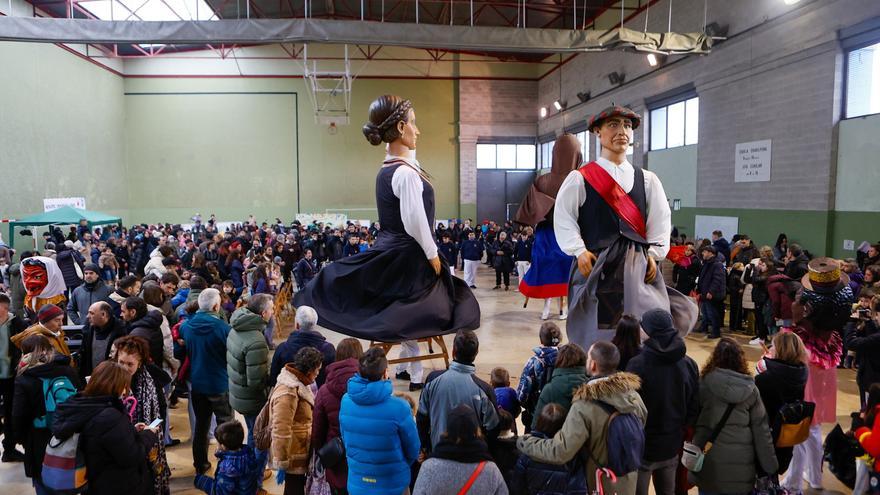 Fotos de la fiesta del 50 aniversario del colegio Mendialdea de Berriozar