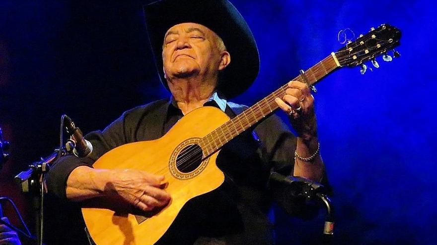 “El público me pide otro Buena Vista, y si alguien sacara la mano yo sacaba la guitarra con otro ‘Chan Chan”