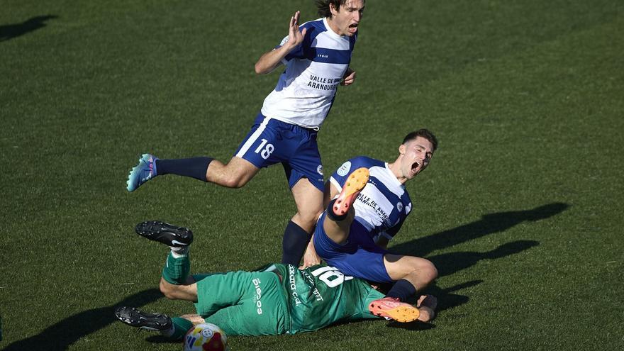 La Mutilvera sobrevive y puntúa en un partido de alta tensión