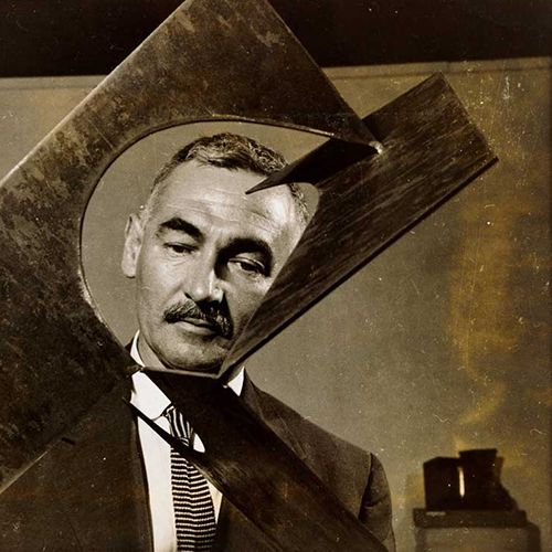Jorge Oteiza, en la Bienal de Sao Paulo.