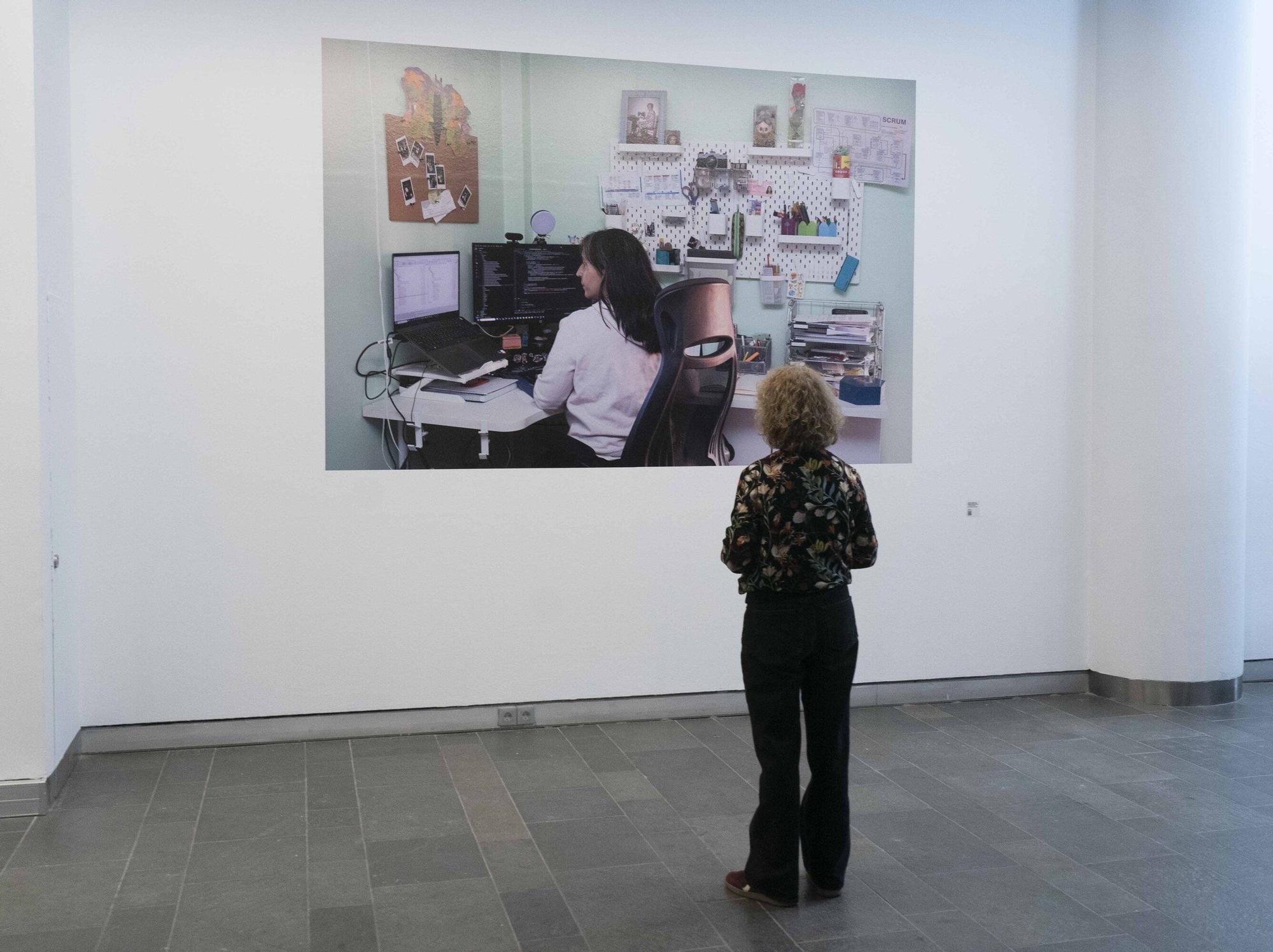 En imágenes: La exposición “Sobre la tierra, bajo la sombra/ Lur gainean, itzal azpian”