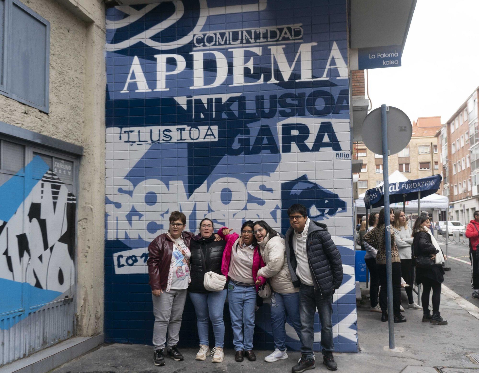La inclusión se pinta en el mural de APDEMA