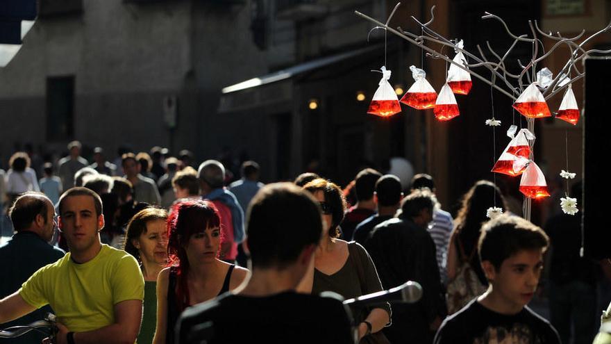 Ambiente en la calle durante la celebración de una jornada enmarcada dentro del programa &quot;Comercio hace Ciudad&quot; (Foto de archivo).