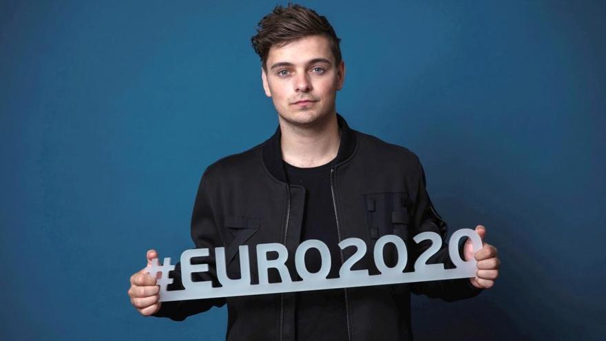 El dj Martin Garrix posa de cara a la celebración de la ceremonia del sorteo de la fase final de la Eurocopa UEFA 2020.