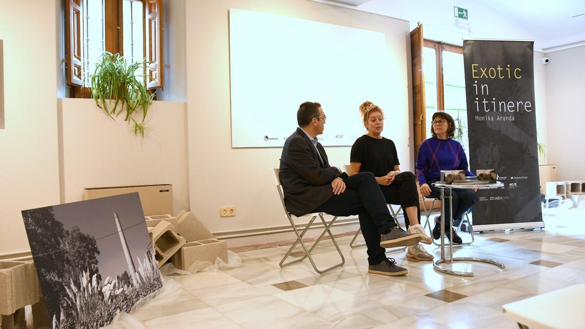 Fernando Urra, Monika Aranda e Isabel Ferreira este viernes en Bertiz