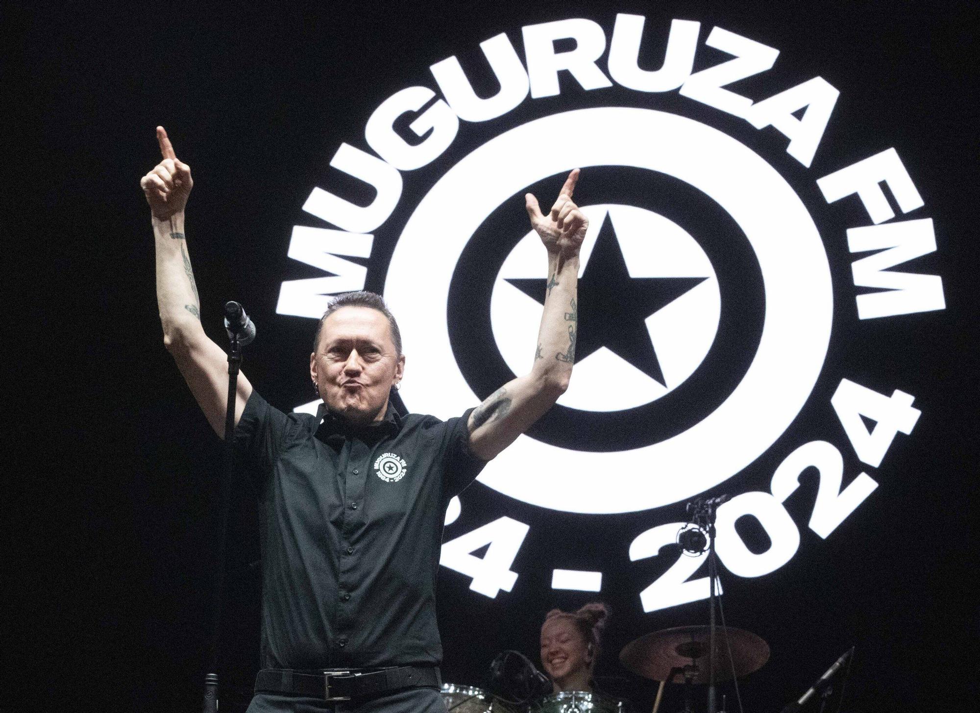 En imágenes: Fermin Muguruza llena Vitoria