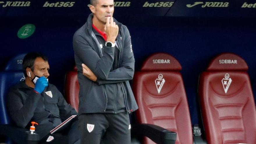 Garitano durante el partido en Ipurua.