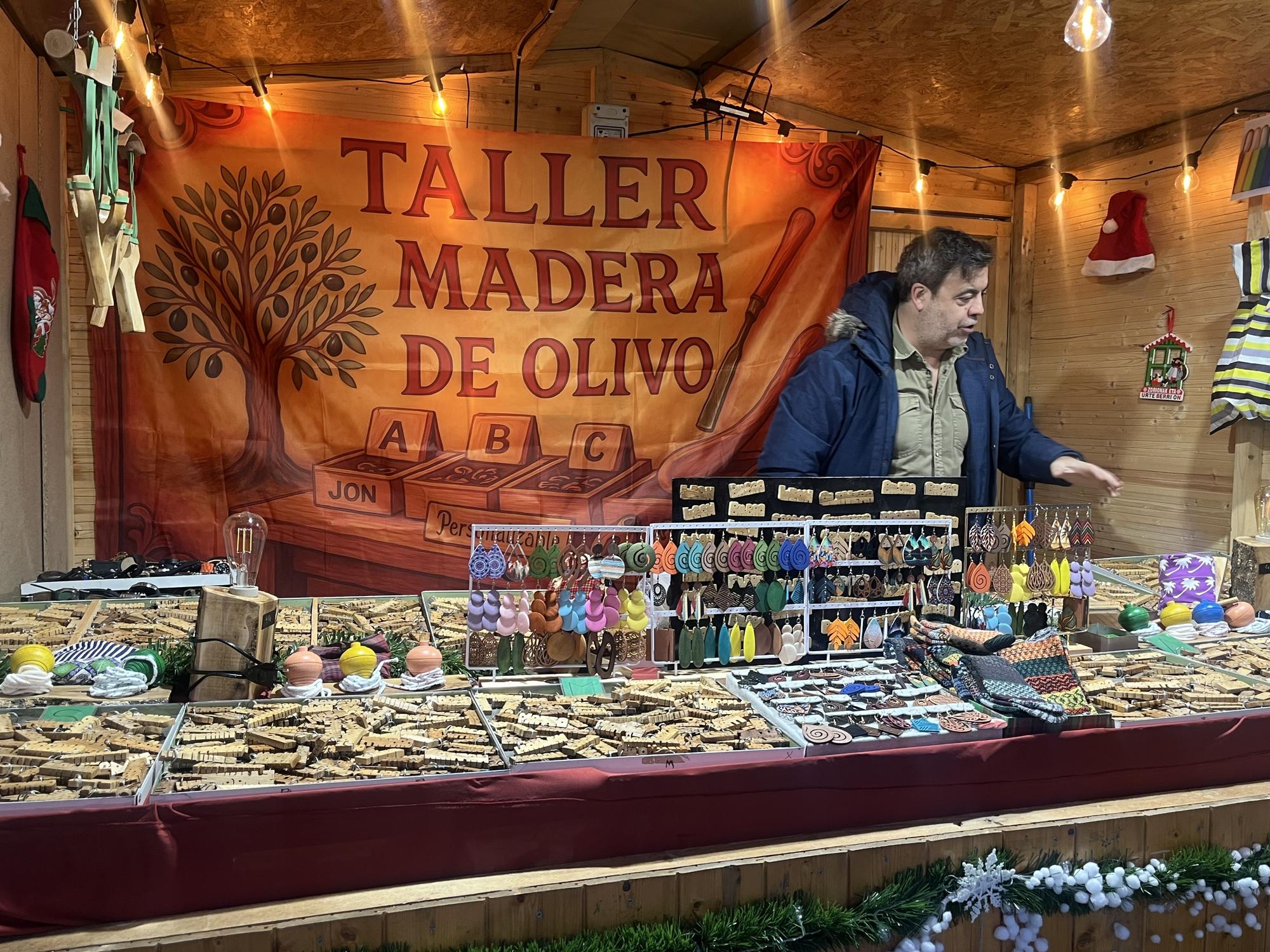 Bilbao estrena un mercado navideño de artesanía con opciones para todos los gustos