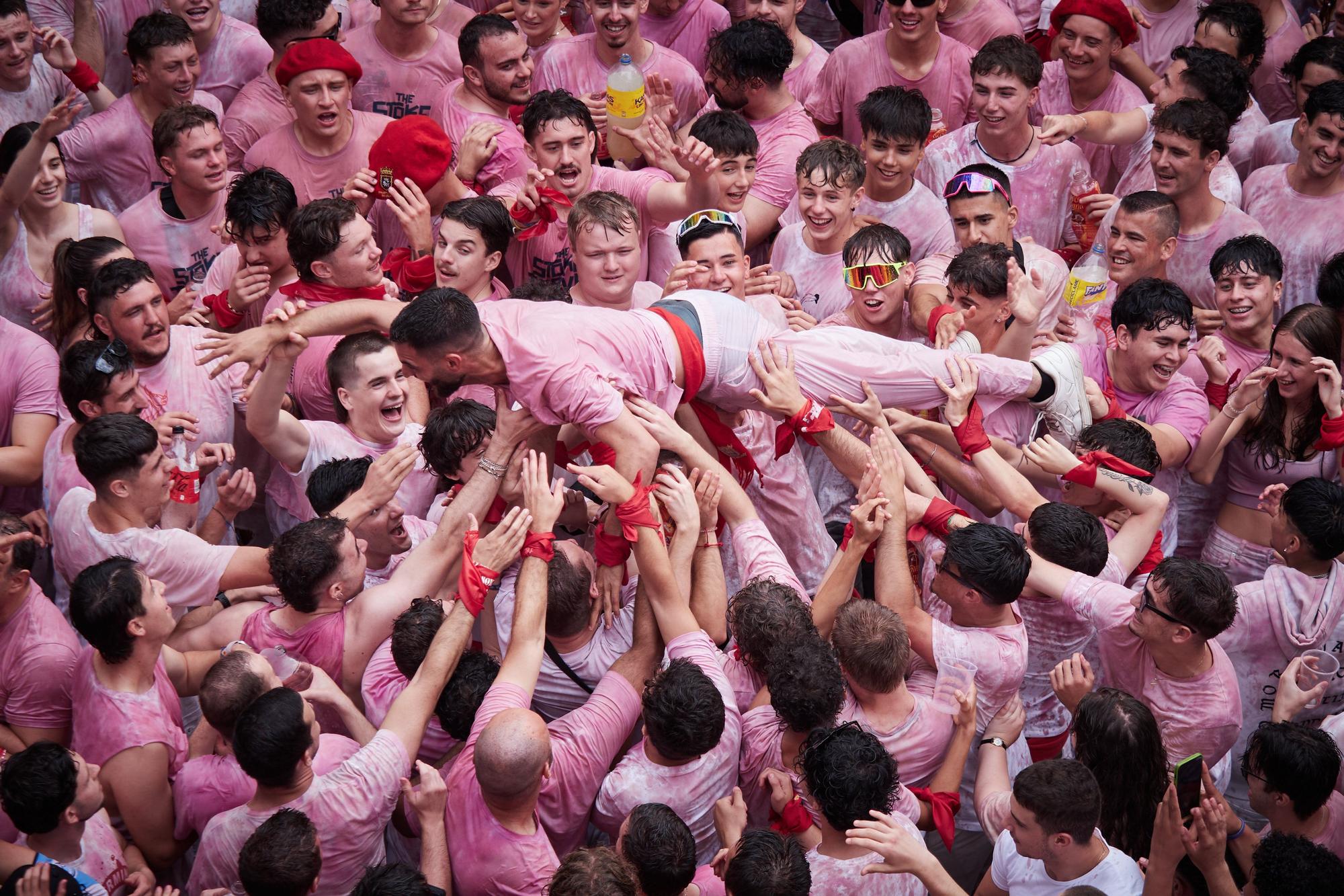 Fotos del  Chupinazo de San Fermín 2025 en Pamplona: ¡La fiesta más internacional se enciende con un grito solidario por Palestina!