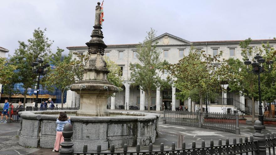 El pueblo de Bizkaia con "la mayor plaza medieval de Euskadi" que enamora a una revista especializada