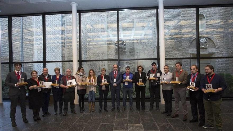 (Izda-dcha) Íñigo Ayerra Ibáñez, Marisol Mendizabal Crespo, Mikel Aznárez Lus, Mª Asunción Muñoz Calvo, Juan José Aldasoro Sarasua, Amaia Zaratiegui Longas, Sara Esparza, Mª del Mar López Andueza, Manu Ayerdi, Manex Landa Mendiberri, Carmen Lagunas Rozas,