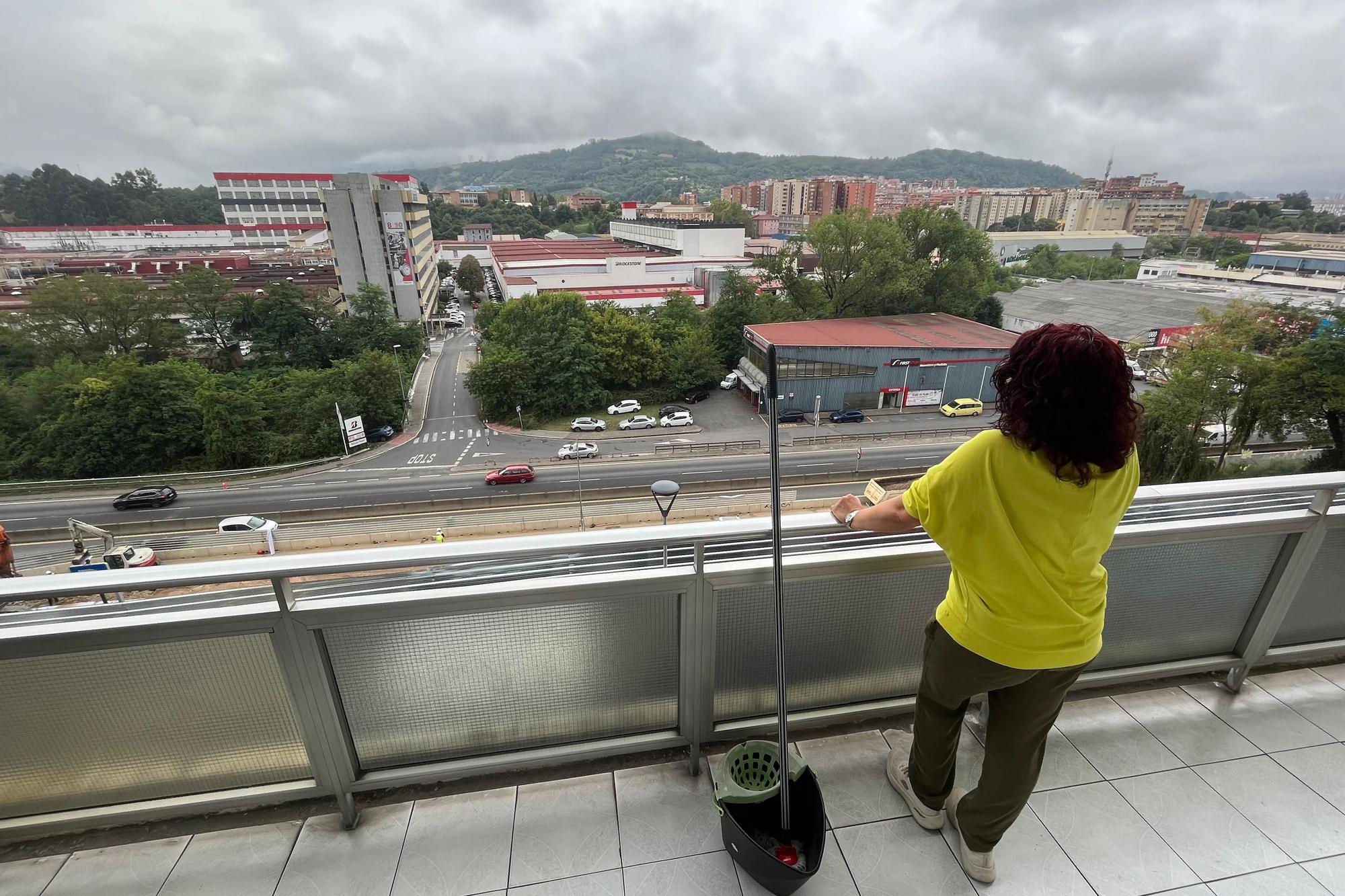 En imágenes: El polvo negro que inunda un barrio de Galdakao