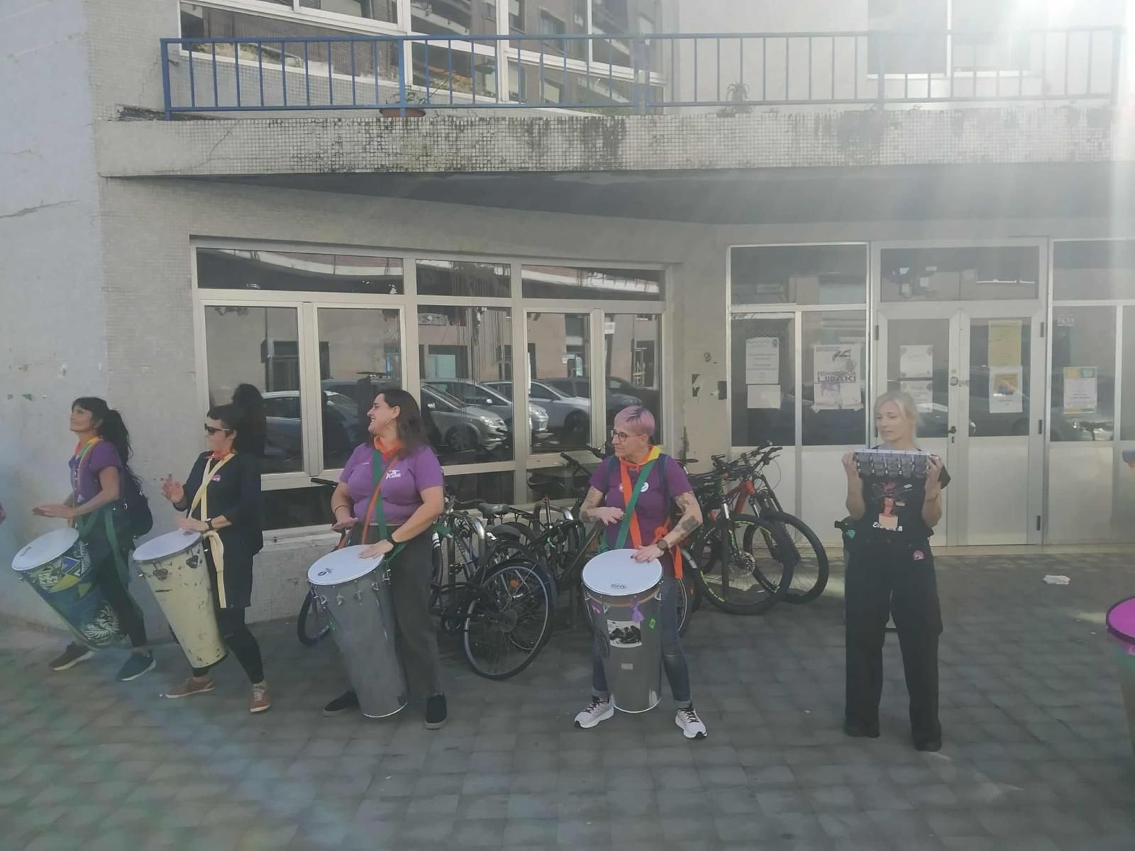 En imágenes: Ondarroa celebra el Día del Abrazo a la Diversidad