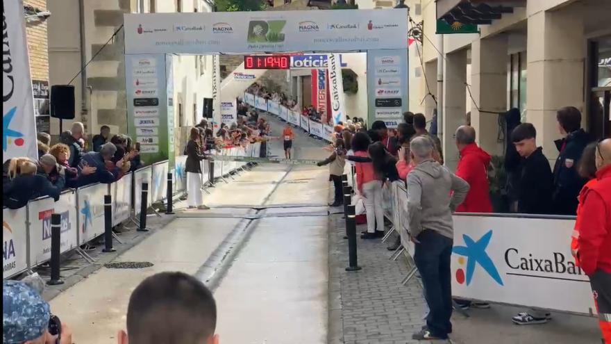 Llegada de Raúl Amatriain, ganador de la XVIII Roncesvalles-Zubiri