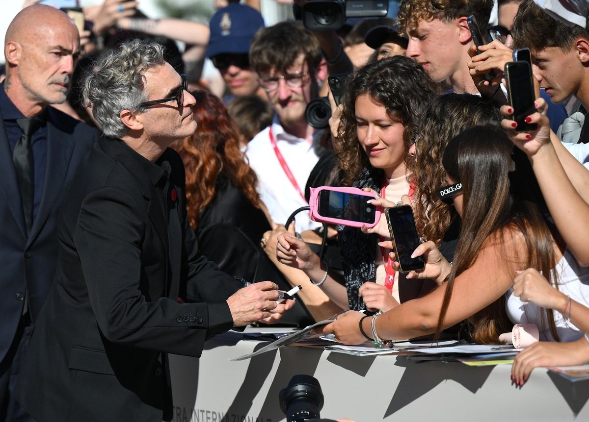 La alfombra roja del Festival de Venecia se tiñe de luto en el estreno de la película 'The voice of Hind Rajab'