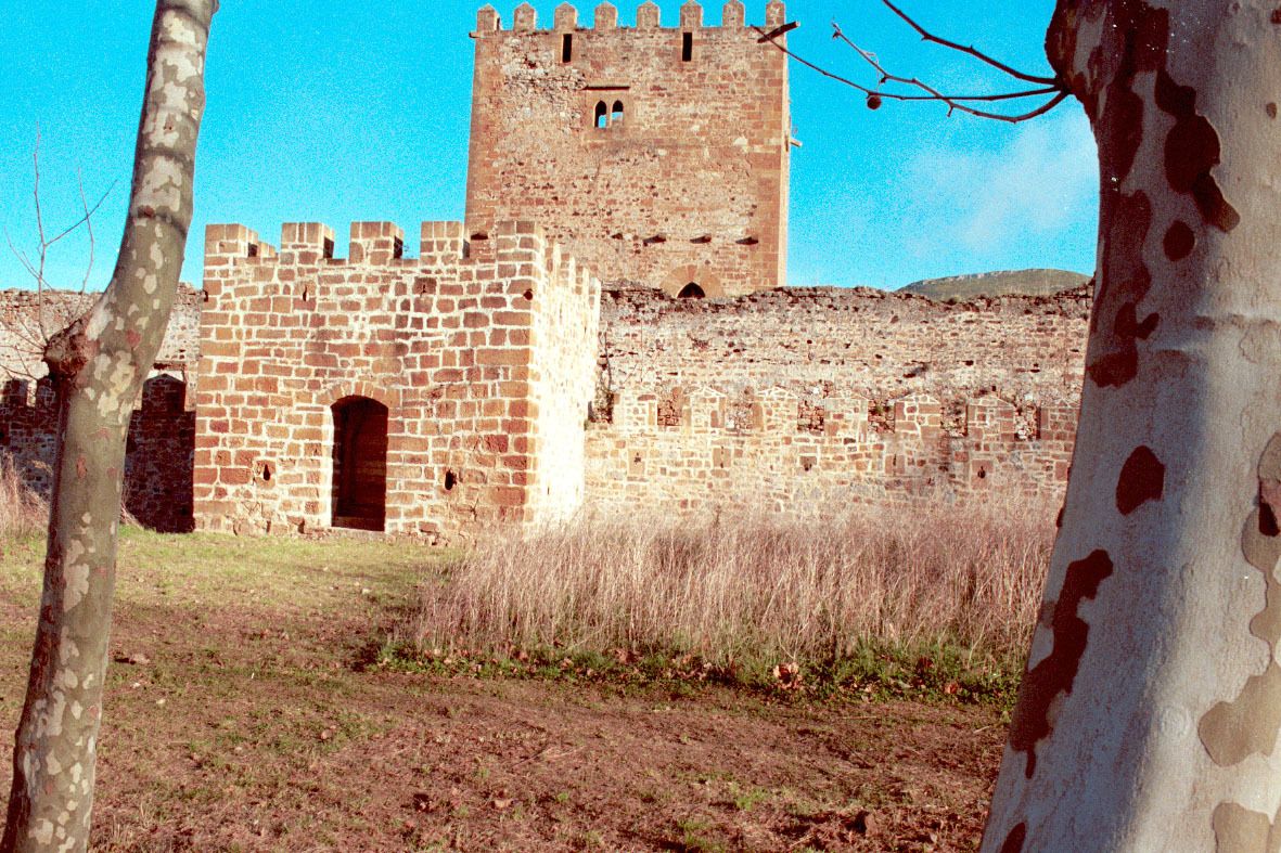 castillo de mu�atones (bilbo).jpg