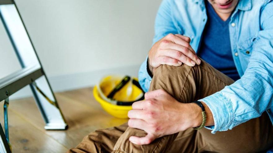¿Te pueden poner un detective si estás de baja médica? La respuesta sorprende a muchos trabajadores