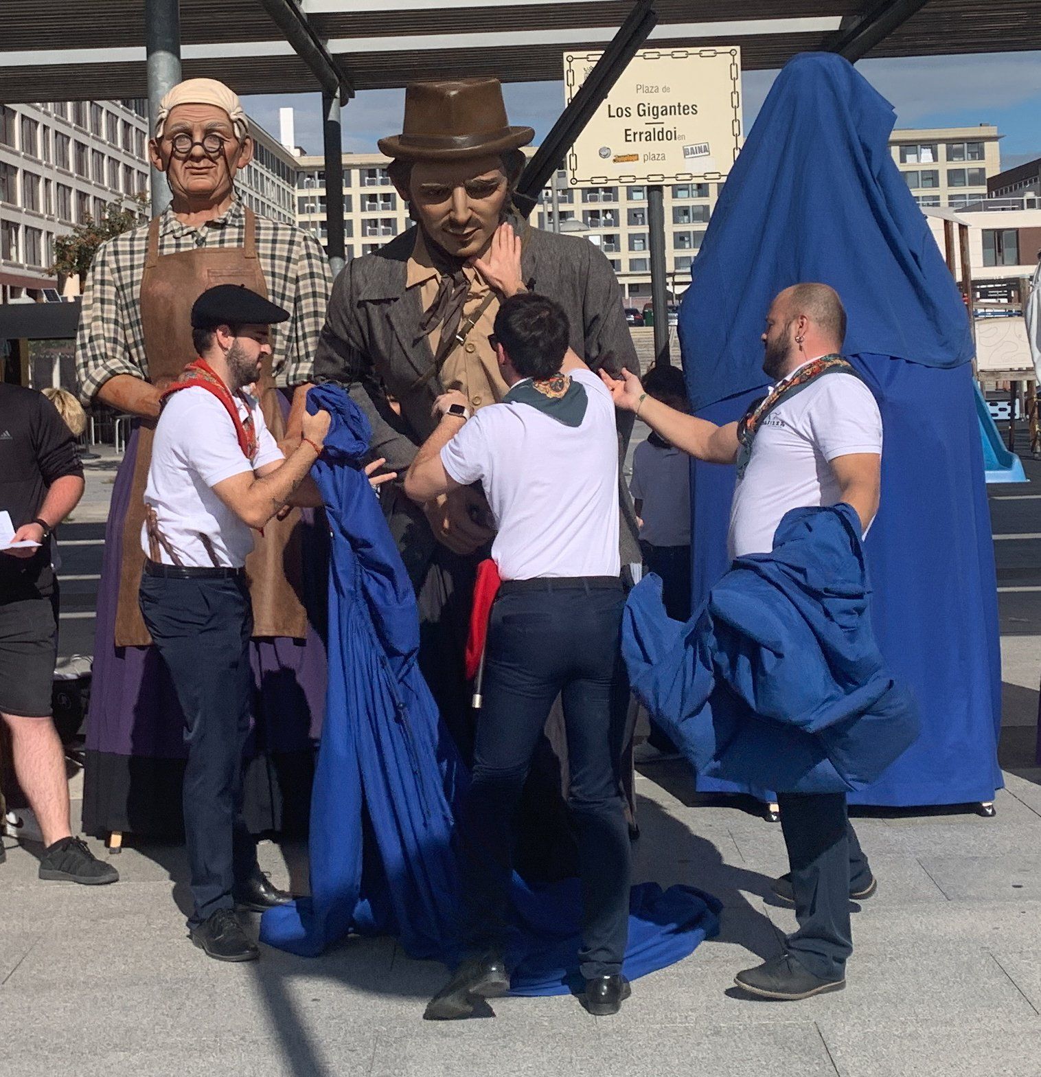 Presentación de los nuevos gigantes de Buztintxuri
