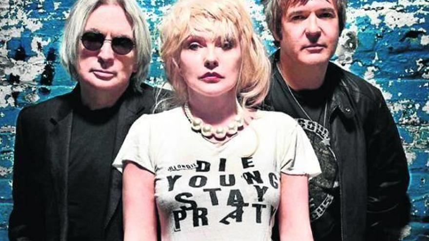 Blondie rememora en Euskadi cuatro décadas de grandes éxitos