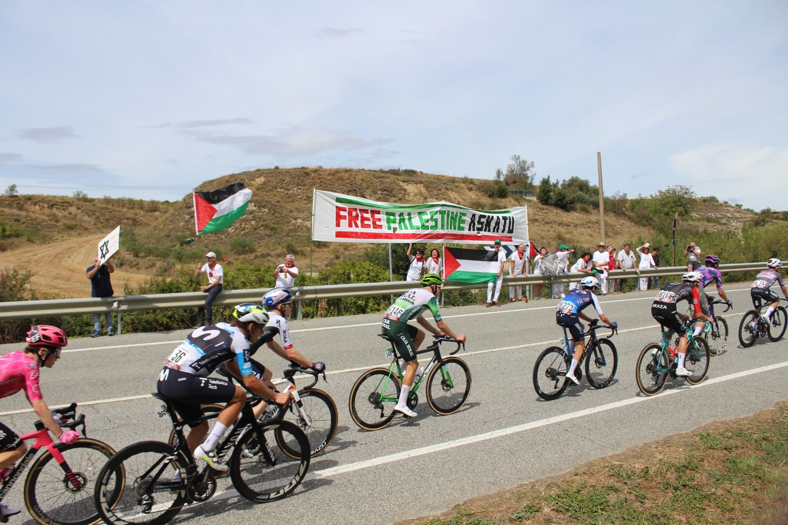 La Vuelta, a su paso por Lumbier