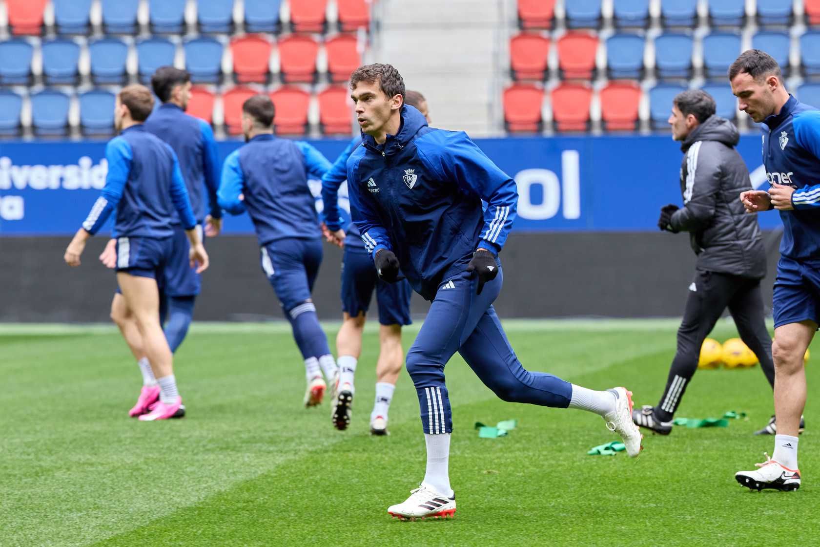 Osasuna se encierra en El Sadar para preparse contra la Real Sociedad