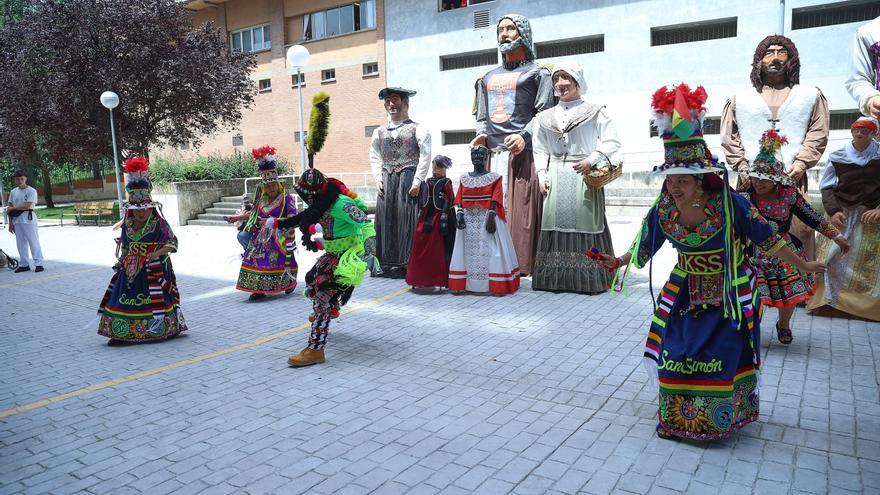 Inaugurado el nuevo Centro Comunitario Azpilagaña, con el que dan comienzo las fiestas del barrio