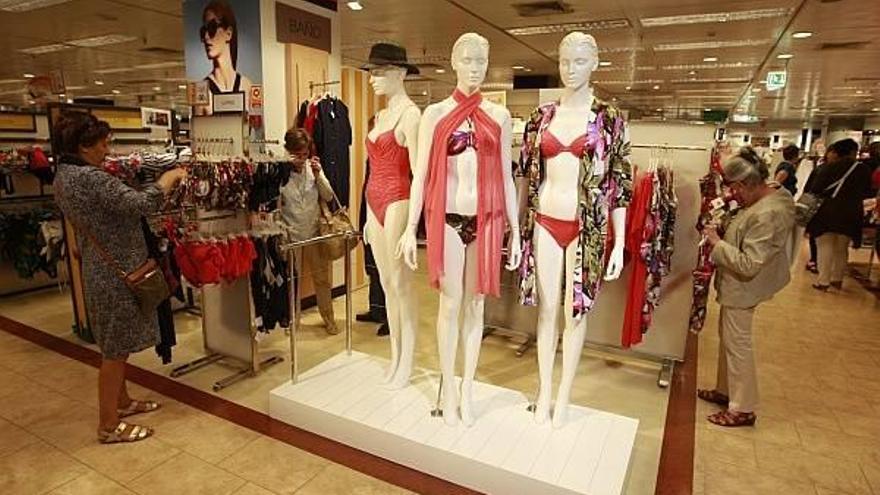 El comercio se anticipa a las rebajas
