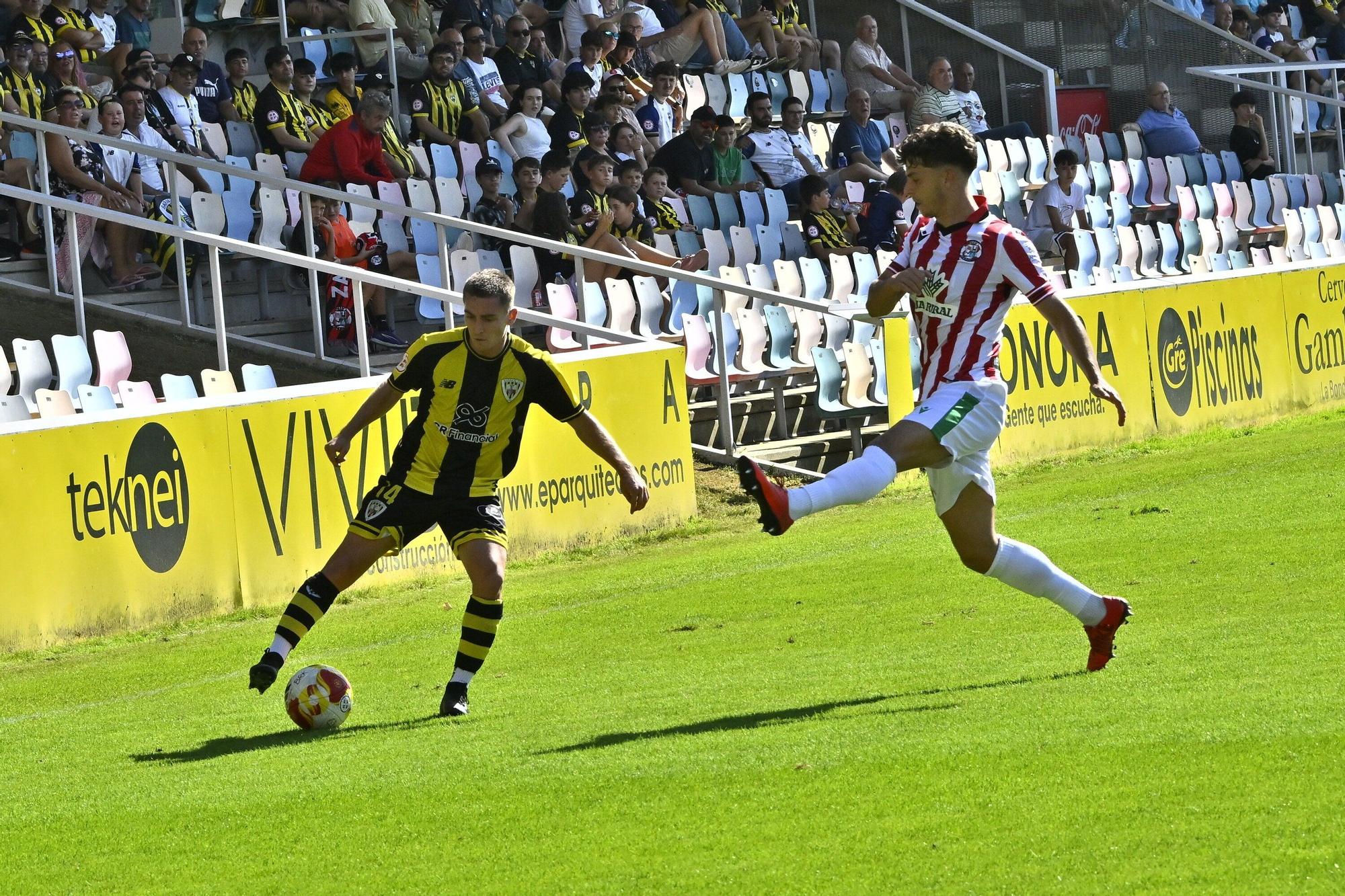 En imágenes: Ekaitz rescata a tiempo el primer punto del Barakaldo
