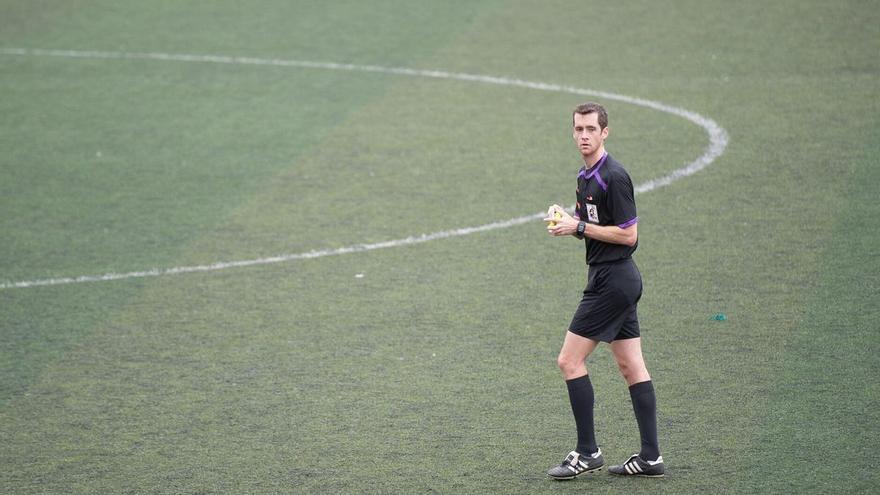 El árbitro navarro Iosu Galech desciende a Segunda