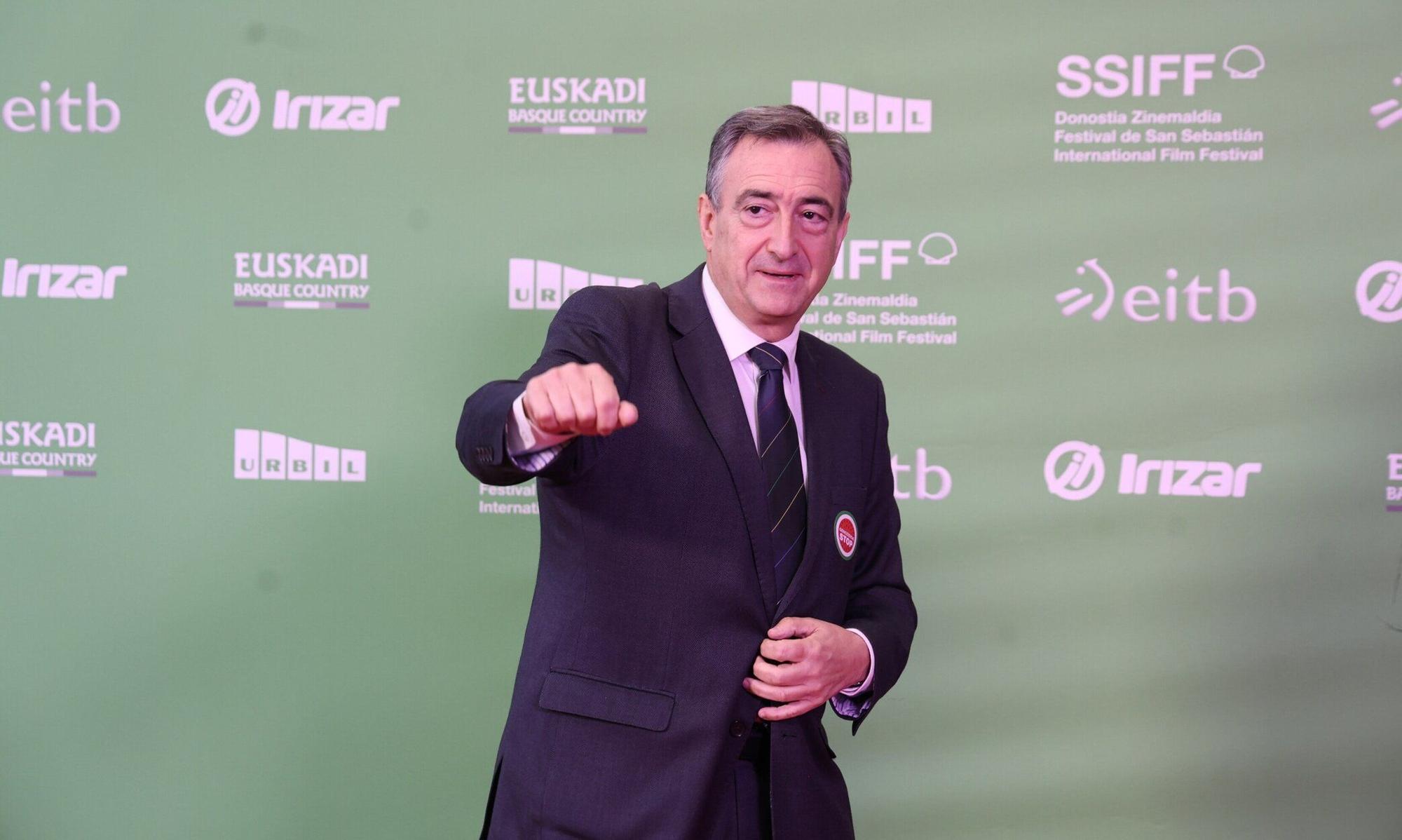 Asier Altuna y Telmo Esnal reciben el premio Zinemira