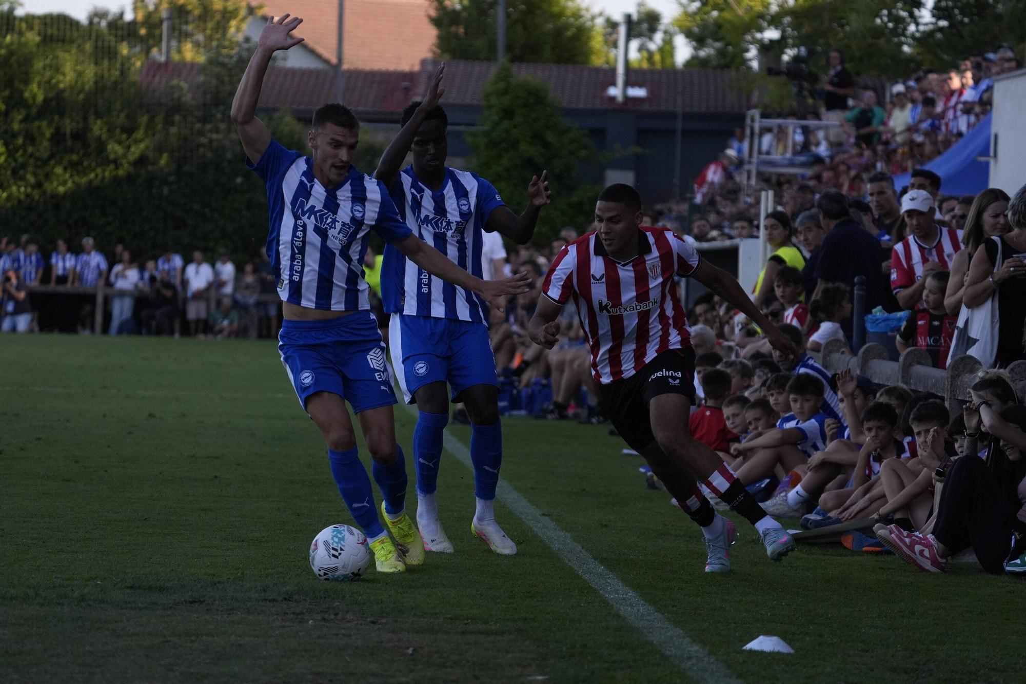 En imágenes: Ilusionante estreno del Alavés en Laguardia (1-0)