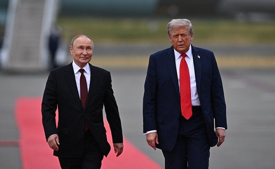 Donald Trump y Vladimir Putin se reúnen en Alaska bajo el lema 'Persiguiendo la paz'