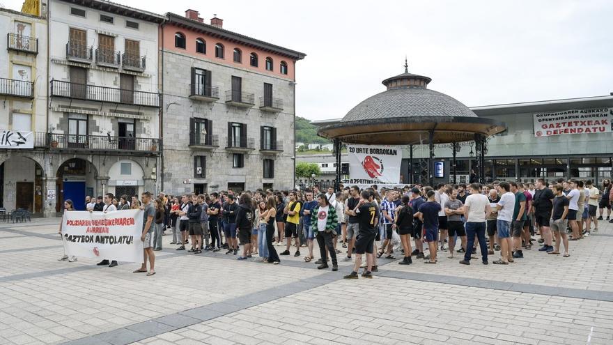 El Ayuntamiento de Azpeitia responde al PNV que &quot;criticar el modelo policial no basta para negar el uso de un local público&quot;