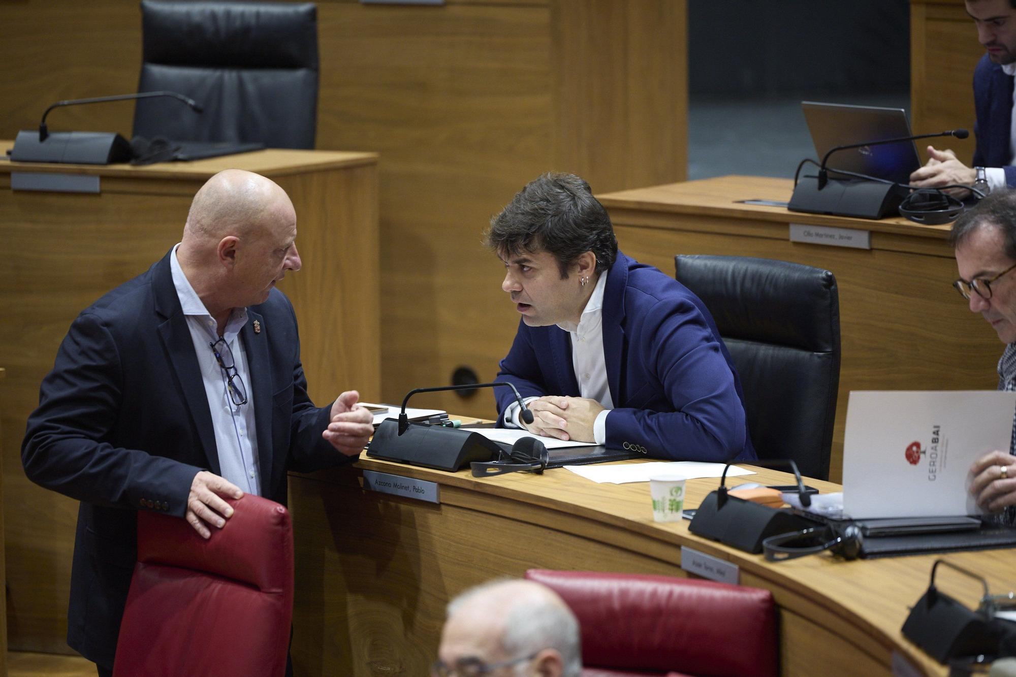 Fotos del pleno del Parlamento de Navarra del 27 de noviembre