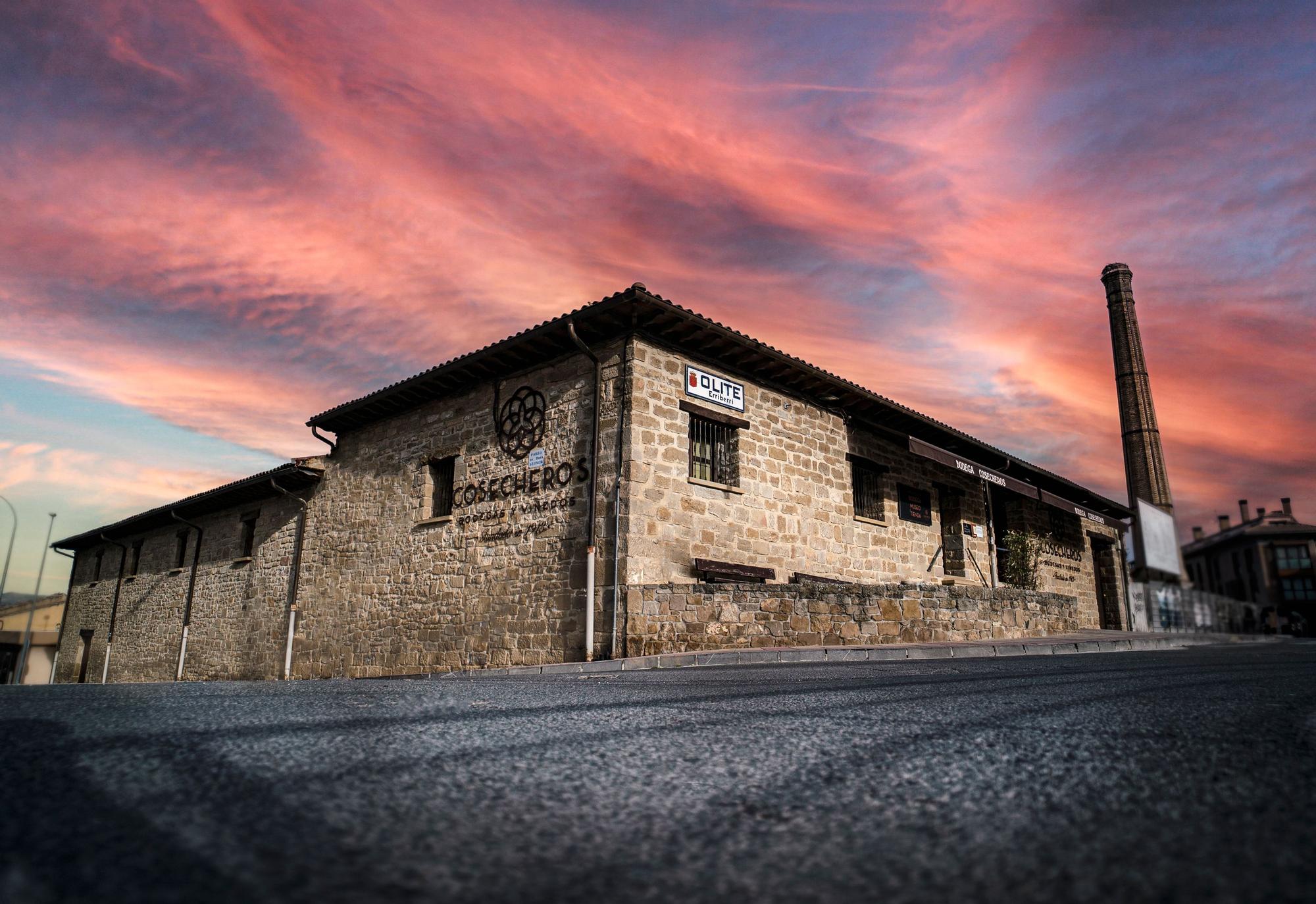 Fachada de la Bodega Cooperativa Cosecheros.