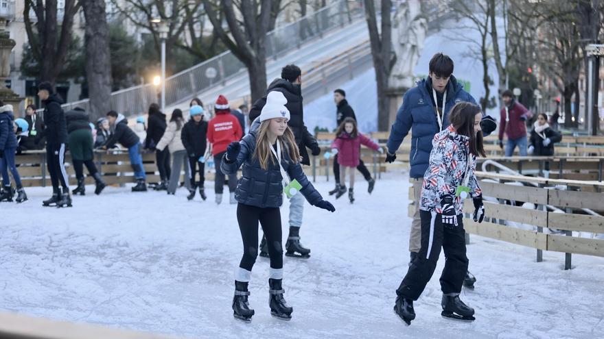 Agenda: La apertura de la pista de hielo y el tobogán, citas clave de un finde lleno de música