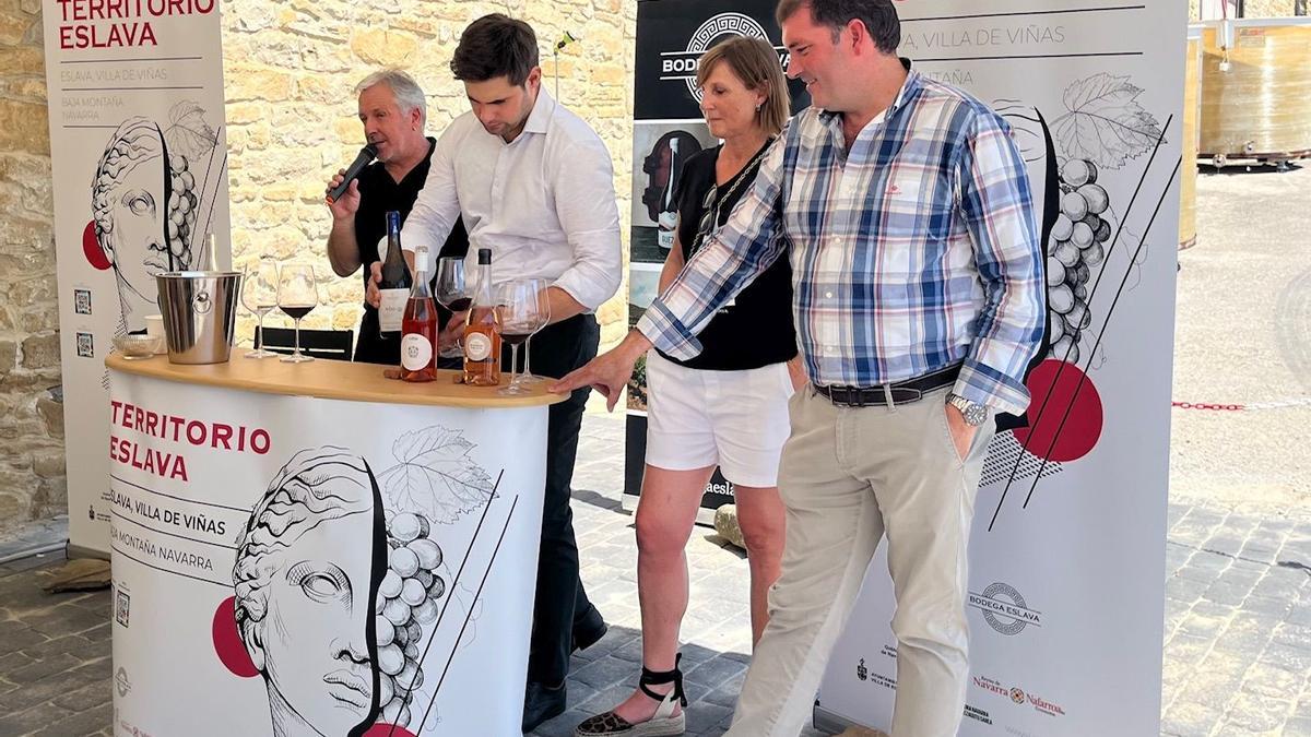 (i-d) Félix Bariáin, Santiago Guindano (sumiller), Rebeca Lecumberri (enóloga) y David Palacios, presidente del Consejo Regulador de la DO Navarra, en la edición pasada.