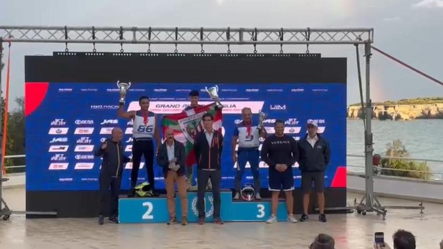 Ian Traba, campeón del mundo de motos acuáticas en Torre dell’Orso.
