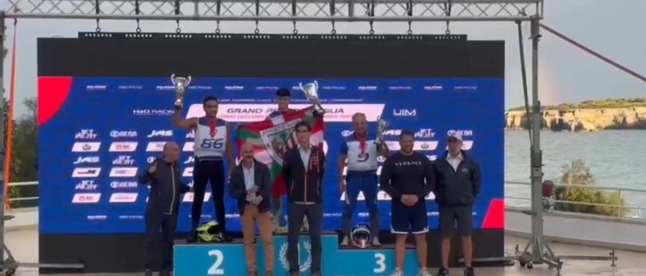 Ian Traba, campeón del mundo de motos acuáticas en Torre dell’Orso.