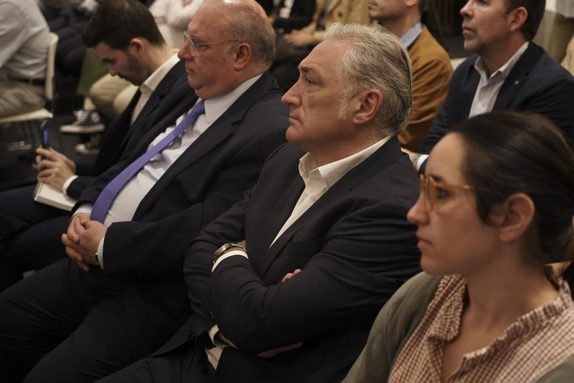 Todas las imágenes del "Encuentro Deia: Rehabilitación y vivienda"