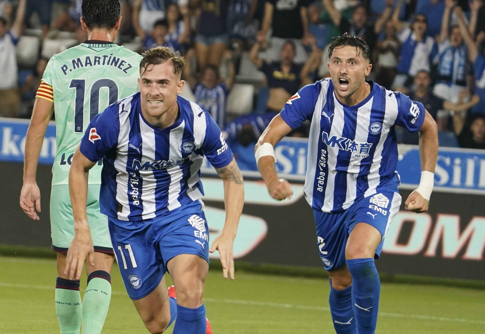 En imágenes: Así está siendo el debut liguero del Alavés contra el Levante