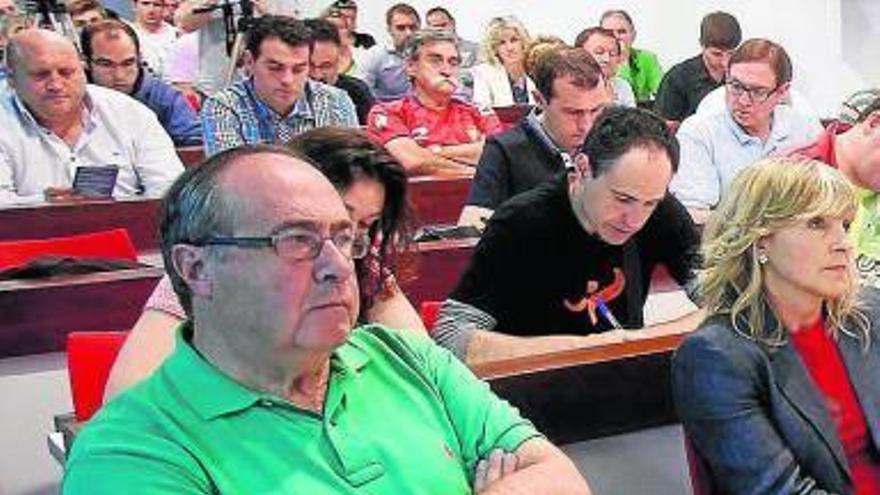 Se corre el riesgo de no poder hacer fichajes